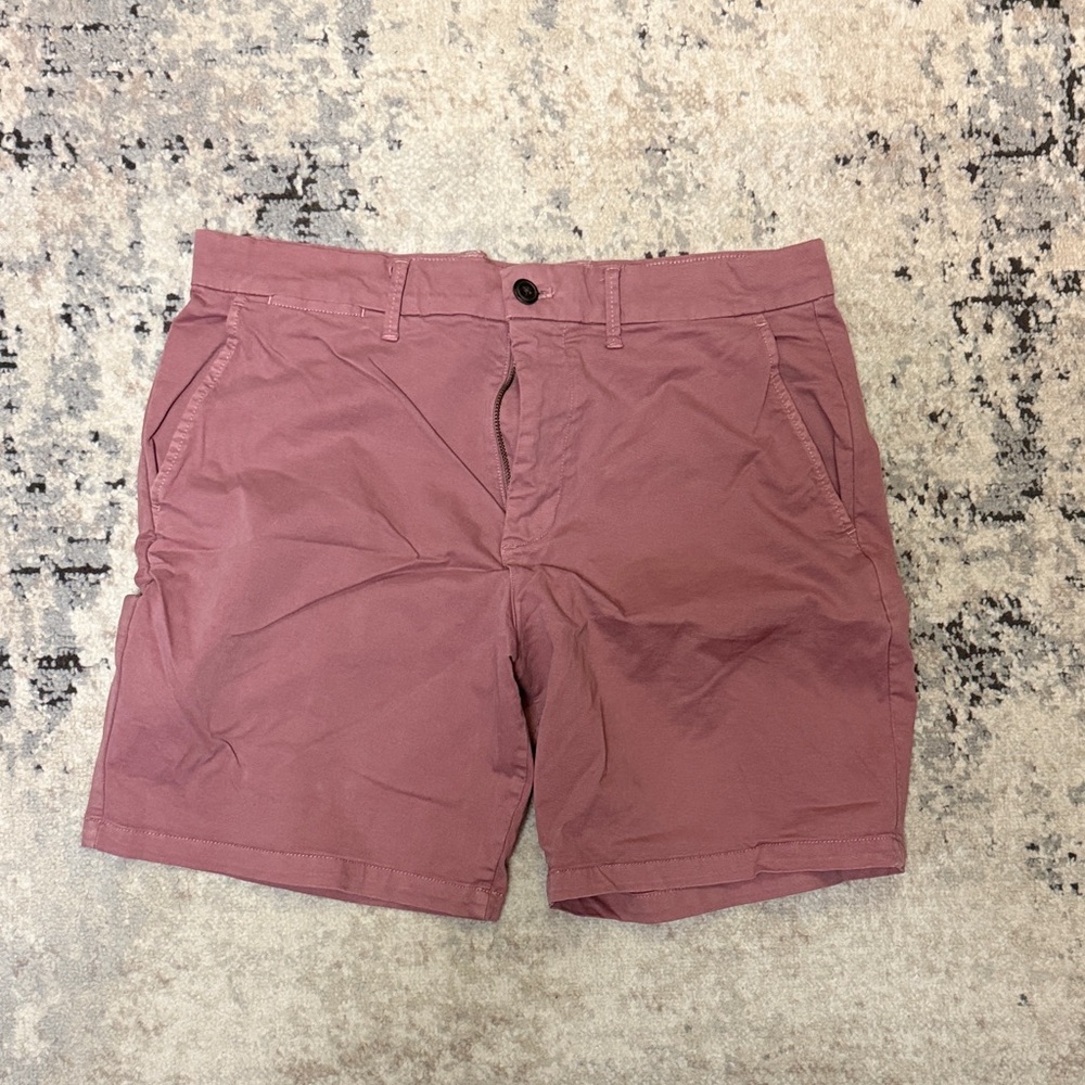 GAP Men's Dusty Rose Flat Front Shorts
